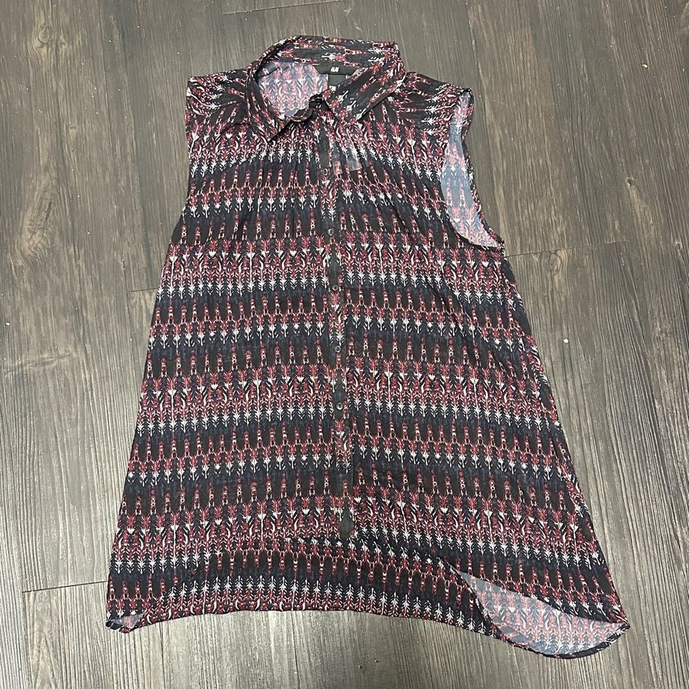 H&M Sleeveless Patterned Blouse